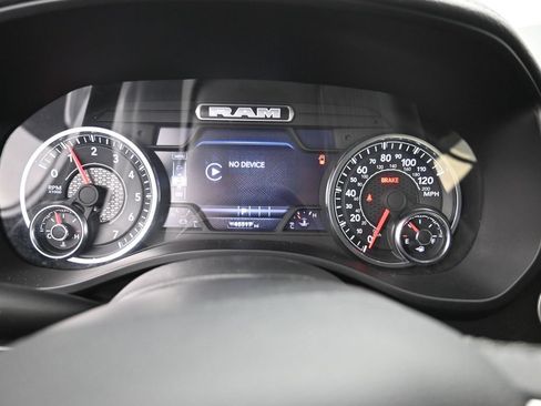 Used 2025 RAM 1500 Laramie AWD/4WD image 15