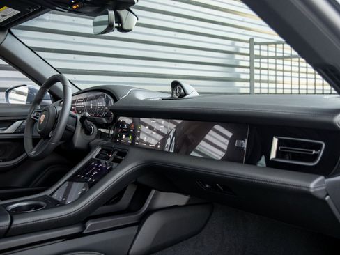 Used 2025 Porsche Taycan 4 Cross Turismo image 42