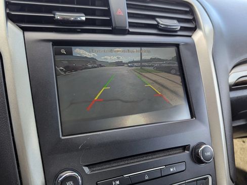 Used 2016 Ford Fusion SE w/ Equipment Group 202A FWD image 24