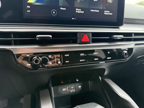 New 2025 Kia Sorento LX image 14