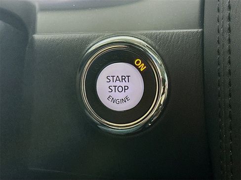 Used 2024 Nissan Armada SL w/ Captain's Chairs Package image 27