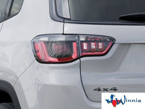 New 2026 Jeep Compass Latitude image 10