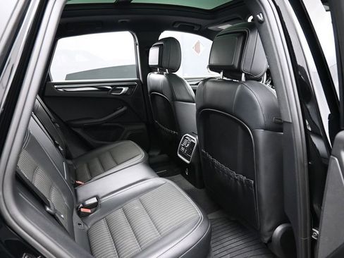 Certified 2023 Porsche Macan Turbo AWD/4WD image 27