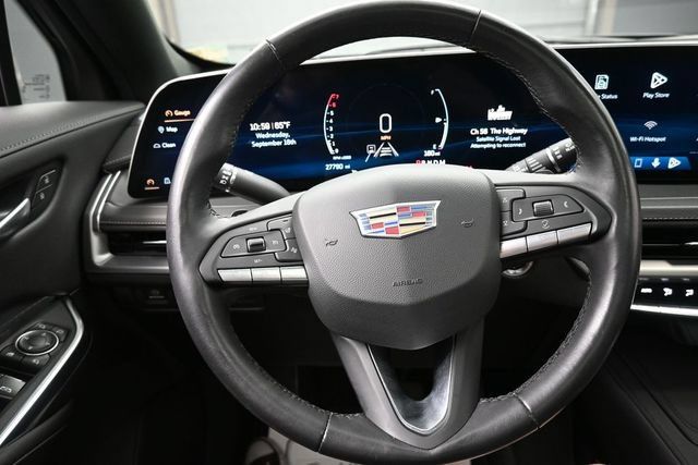 Used 2024 Cadillac XT4 Premium Luxury w/ Cold Weather Package AWD/4WD image 8