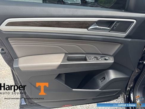 Used 2023 Volkswagen Atlas SE w/ Black Wheel Package FWD image 19
