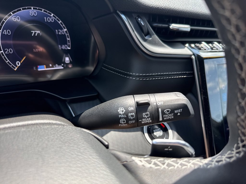 Certified 2025 Jeep Grand Cherokee Altitude AWD/4WD image 13