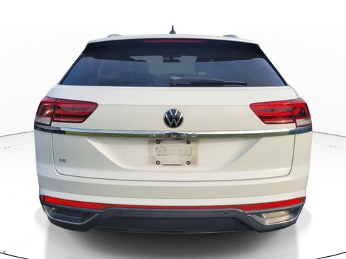 Used 2022 Volkswagen Atlas Cross Sport SE FWD image 5