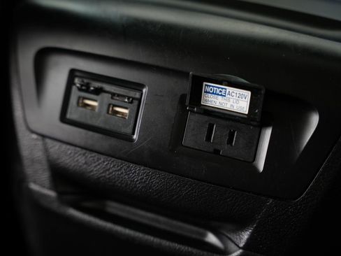 Used 2018 Toyota Sienna Limited Premium image 43