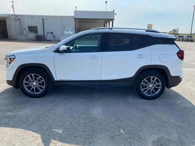 Used 2024 GMC Terrain SLT FWD image 3