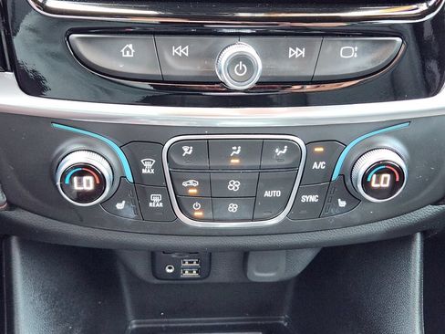Certified 2023 Chevrolet Traverse RS FWD image 19
