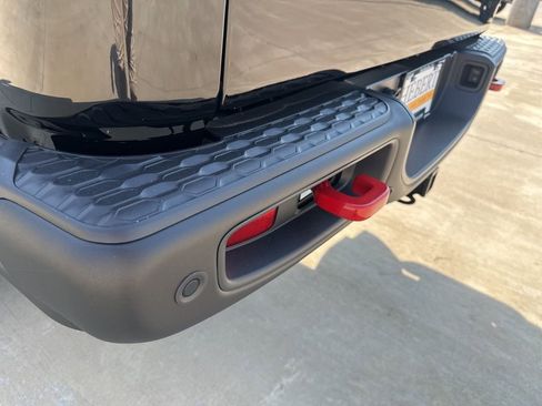 New 2025 Jeep Gladiator Rubicon image 13