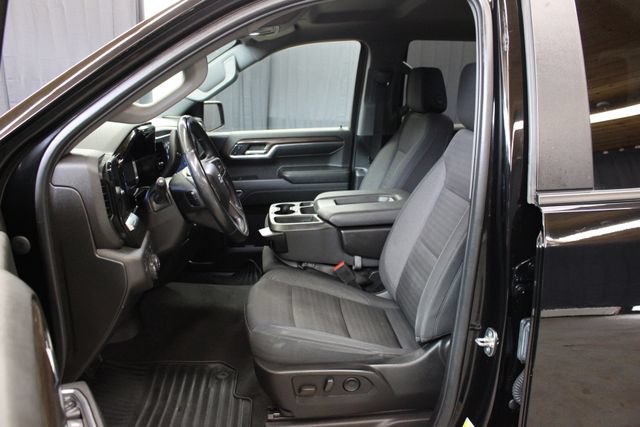 Used 2023 Chevrolet Silverado 1500 RST w/ Z71 Off-Road Package AWD/4WD image 11