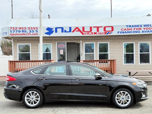 Used 2019 Ford Fusion Energi Titanium image 3