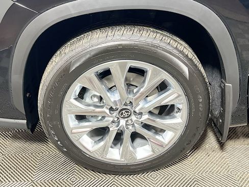 New 2026 Toyota Highlander Limited image 24