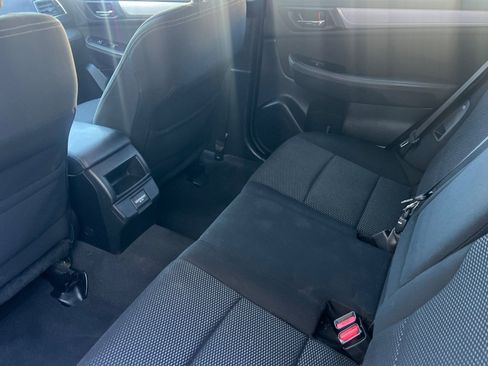Used 2018 Subaru Outback 2.5i Premium image 12