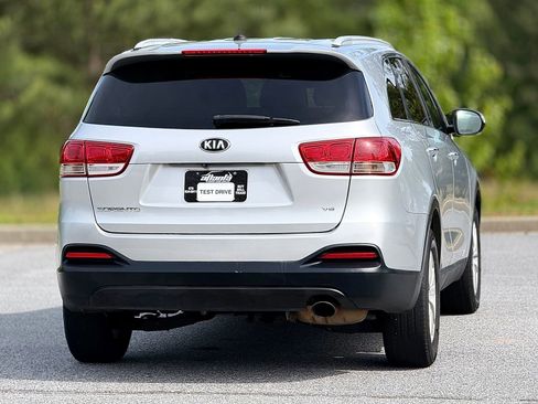Used 2017 Kia Sorento LX FWD image 7