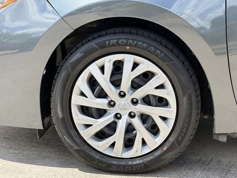 Used 2017 Toyota Corolla LE FWD image 9