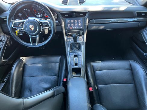 Used 2019 Porsche 911 Carrera RWD image 16