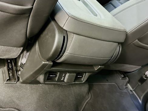 Used 2025 GMC Sierra 1500 SLT AWD/4WD image 28