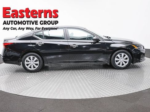 Used 2024 Nissan Altima 2.5 S FWD image 4