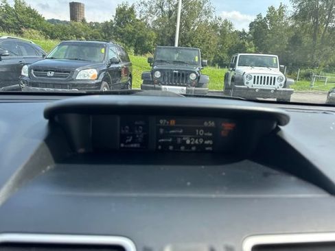 Used 2016 Subaru Forester 2.5i Touring AWD/4WD image 18