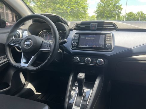 Certified 2023 Nissan Versa SV FWD image 5