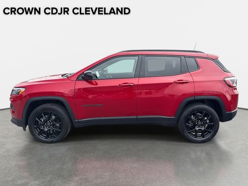 Used 2025 Jeep Compass Latitude w/ Altitude Special Edition image 7