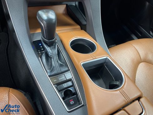 Used 2019 Toyota Avalon Limited image 27