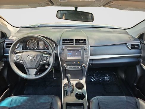 Used 2015 Toyota Camry SE FWD image 10