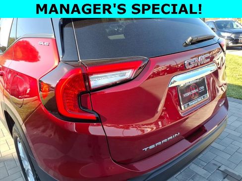 Used 2024 GMC Terrain SLE image 10