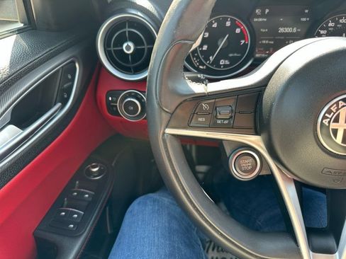 Used 2019 Alfa Romeo Giulia Ti Sport w/ Quick Order Package 22S Sport AWD/4WD image 15