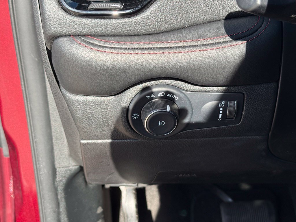 Used 2022 Dodge Durango R/T w/ Blacktop Package AWD/4WD image 19