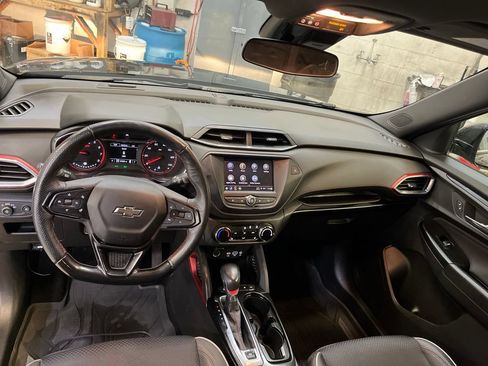 Used 2022 Chevrolet TrailBlazer RS AWD/4WD image 21