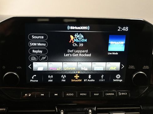 Certified 2025 Nissan Pathfinder Platinum FWD image 17