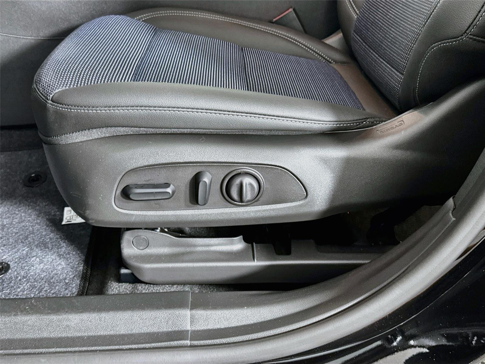 New 2026 Buick Envista Sport Touring w/ Convenience I Package FWD image 19