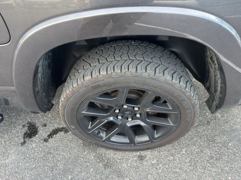 Used 2022 RAM 1500 Laramie AWD/4WD image 39