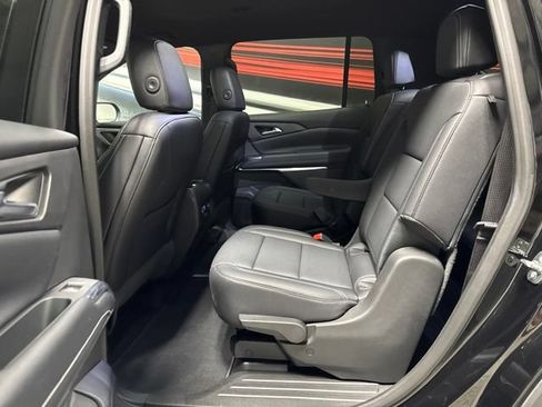 Used 2026 Chevrolet Traverse LT AWD/4WD image 12