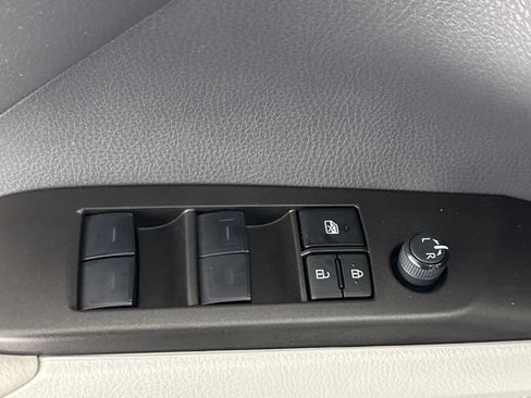 Used 2023 Toyota Camry SE image 20