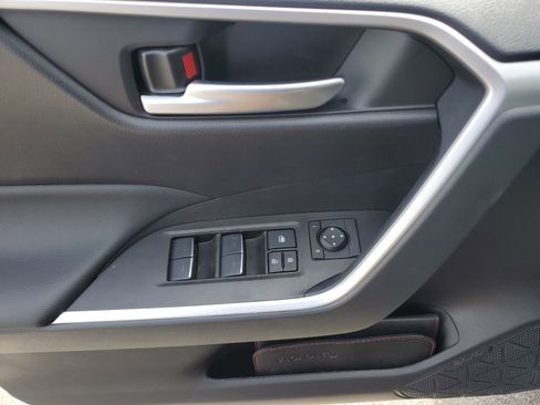 Used 2025 Toyota RAV4 XLE w/ Convenience Package AWD/4WD image 18
