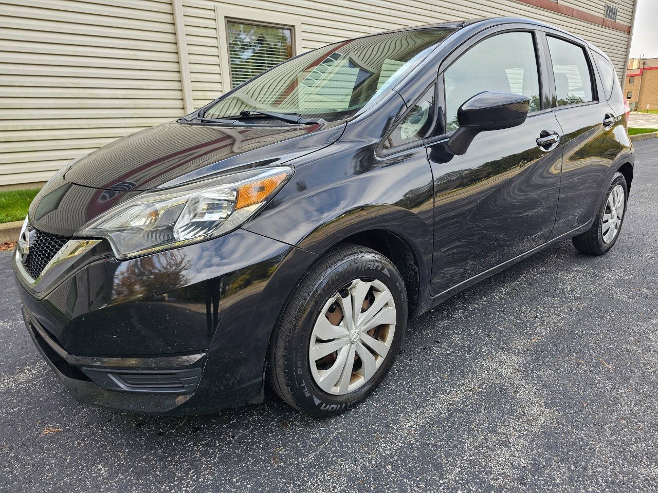 Used 2017 Nissan Versa Note SV FWD image 3