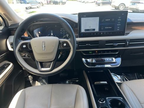 Certified 2025 Lincoln Corsair Reserve FWD image 18
