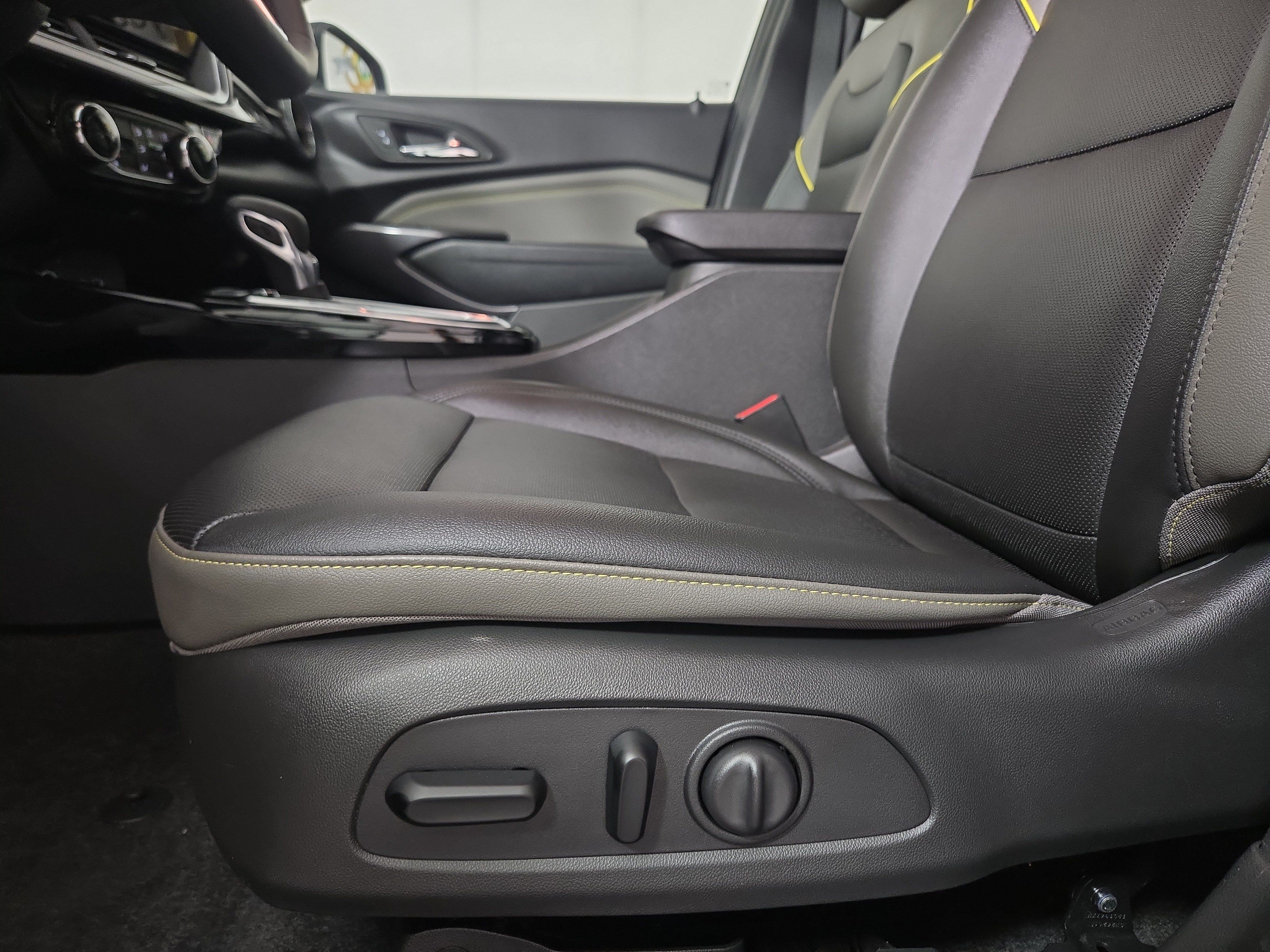 Used 2025 Chevrolet Trax ACTIV w/ Sunroof Package FWD image 30