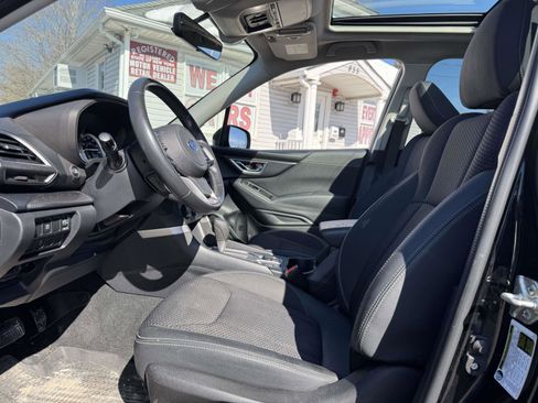 Used 2021 Subaru Forester Premium image 13