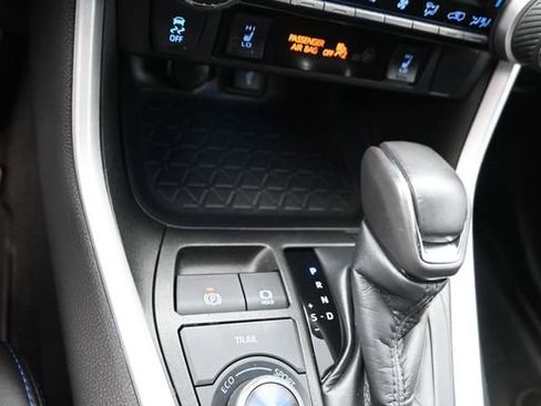 Used 2022 Toyota RAV4 XSE image 9