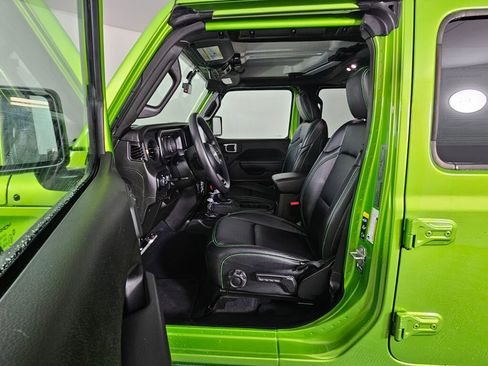 Used 2025 Jeep Gladiator Sport image 19