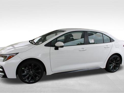 New 2026 Toyota Corolla SE FWD image 9