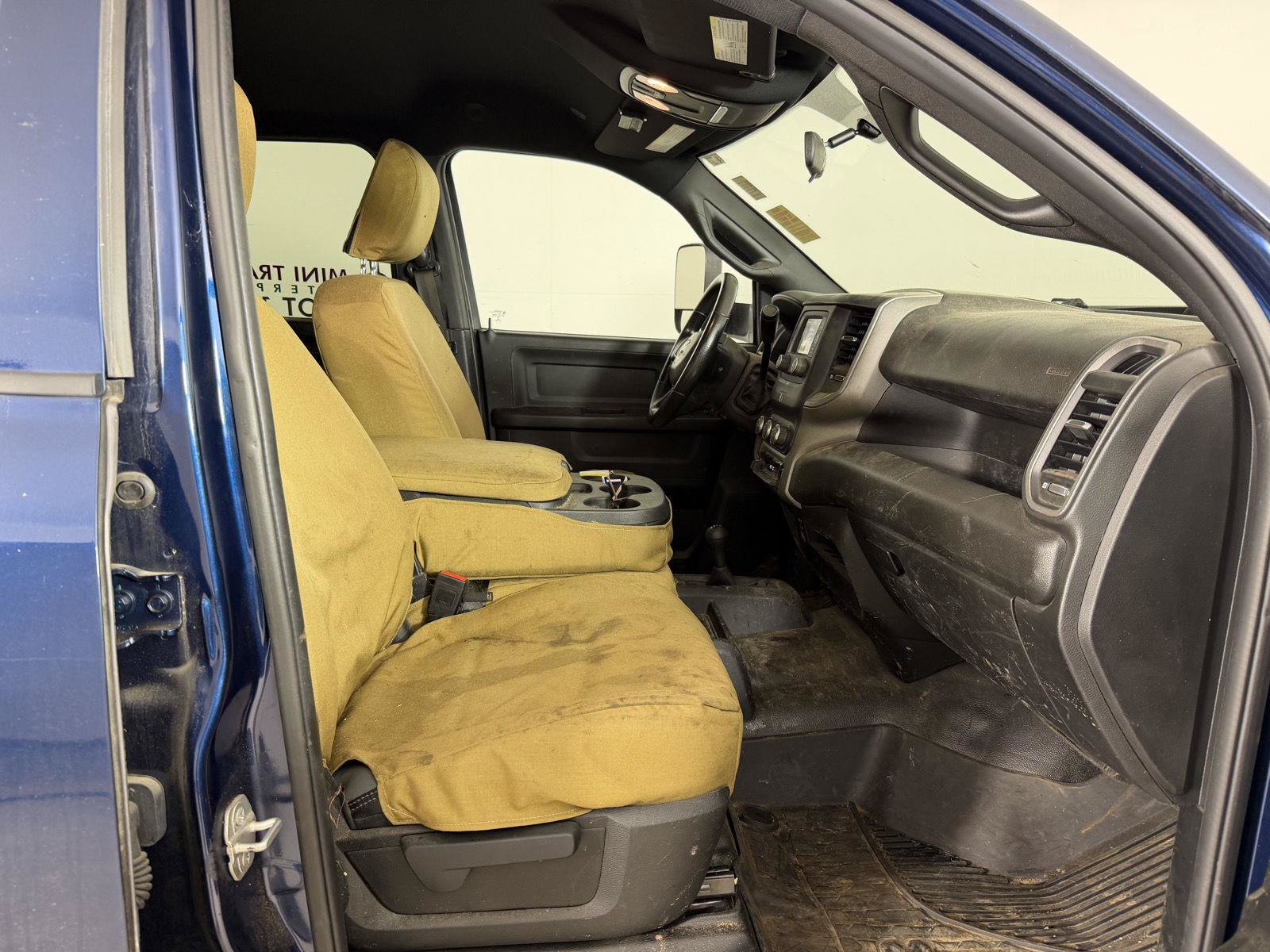 Used 2022 RAM 2500 Tradesman w/ Chrome Appearance Group AWD/4WD image 13