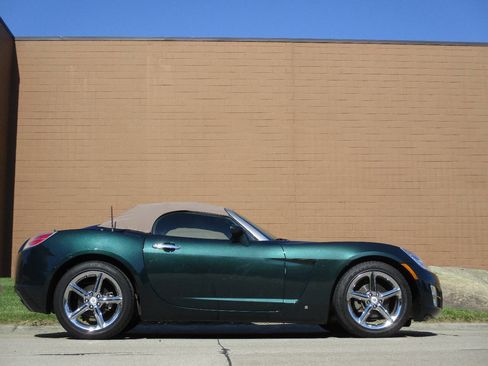 Used 2008 Saturn Sky w/ Premium Trim Package RWD image 30