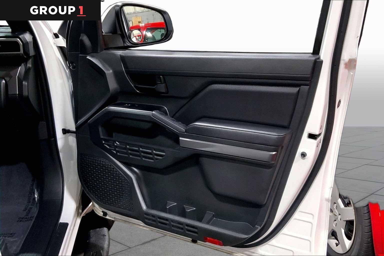 Certified 2025 Toyota Tacoma SR5 AWD/4WD image 23
