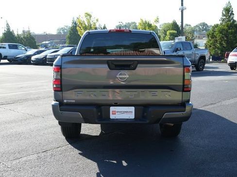 Used 2025 Nissan Frontier SV RWD image 6
